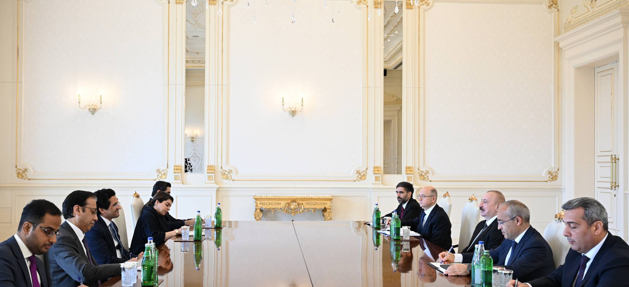 Ilham Aliyev received Pakistan's Minister for Petroleum