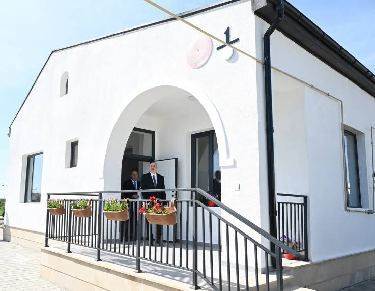 Ilham Aliyev examined newly built individual houses in Aghdam’s Kangarli village